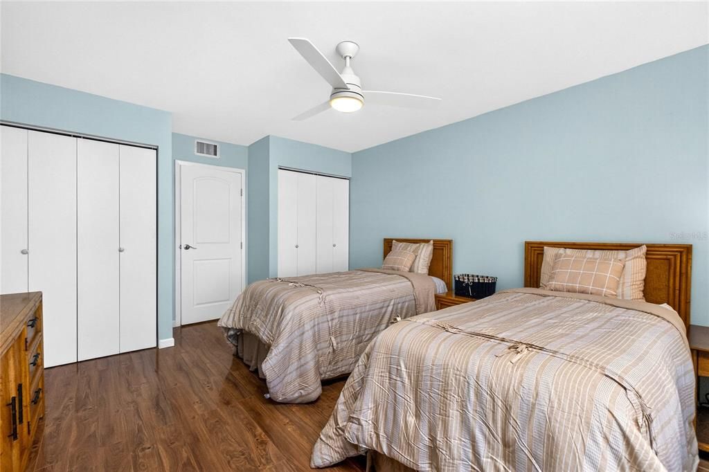For Sale: $189,000 (2 beds, 2 baths, 1114 Square Feet)