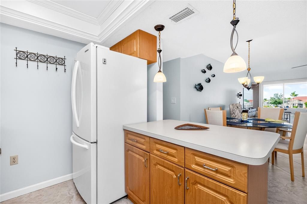 For Sale: $189,000 (2 beds, 2 baths, 1114 Square Feet)