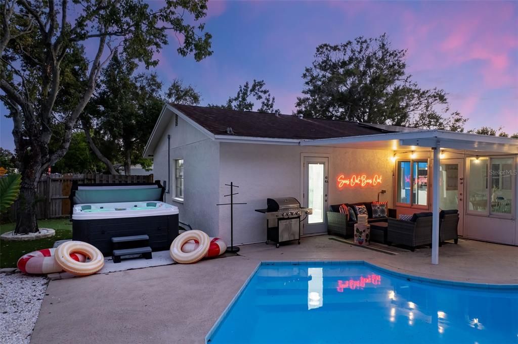 En Venta: $575,000 (3 camas, 2 baños, 1417 Pies cuadrados)