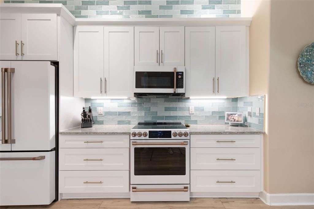 For Sale: $775,000 (5 beds, 3 baths, 3212 Square Feet)