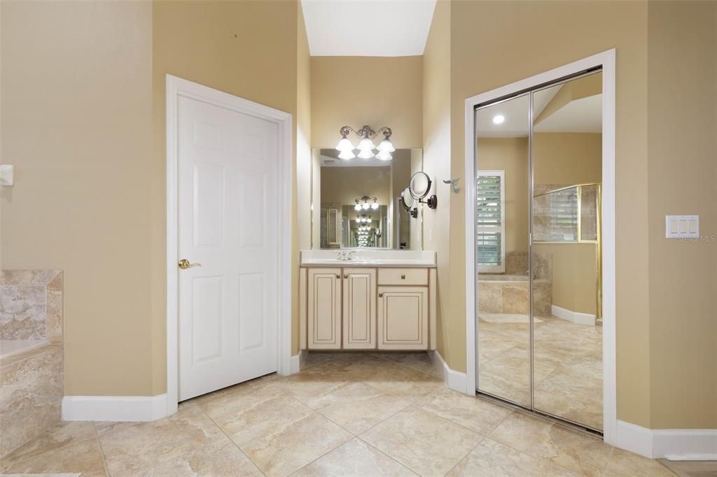 For Sale: $775,000 (5 beds, 3 baths, 3212 Square Feet)