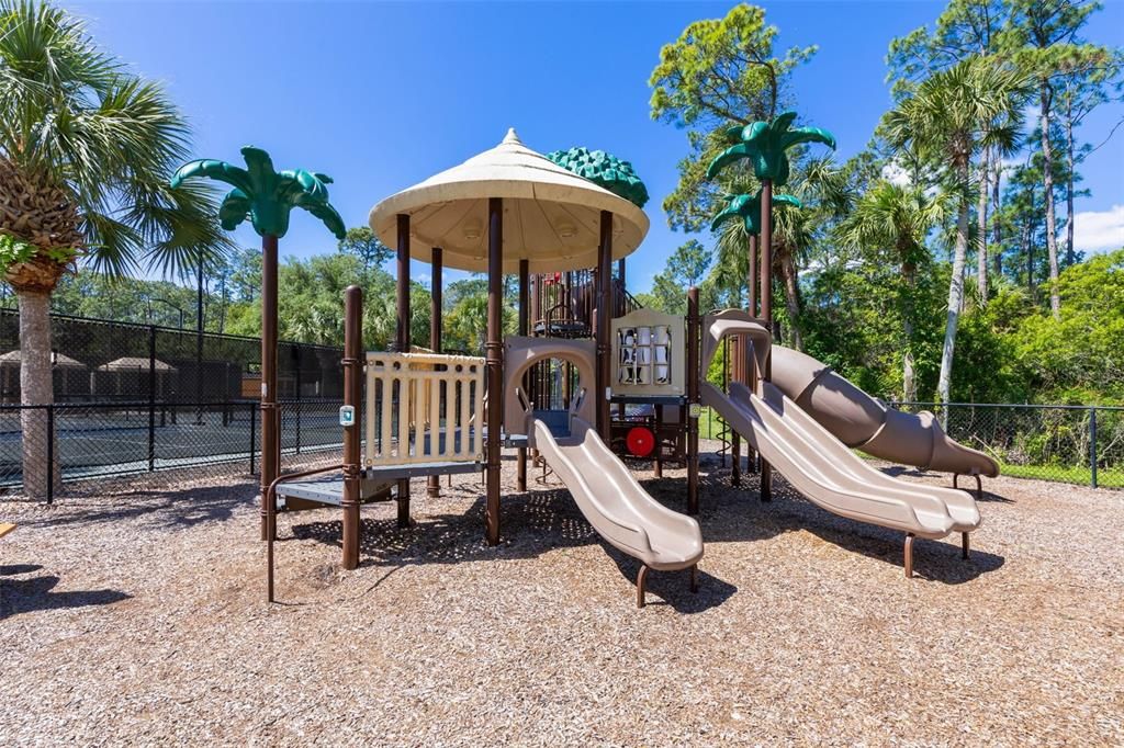 For Sale: $775,000 (5 beds, 3 baths, 3212 Square Feet)
