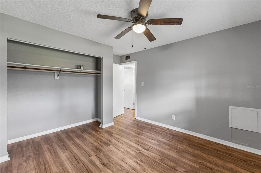 For Rent: $950 (2 beds, 1 baths, 650 Square Feet)