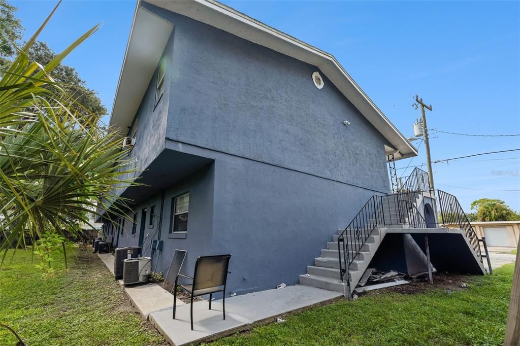 For Rent: $950 (2 beds, 1 baths, 650 Square Feet)