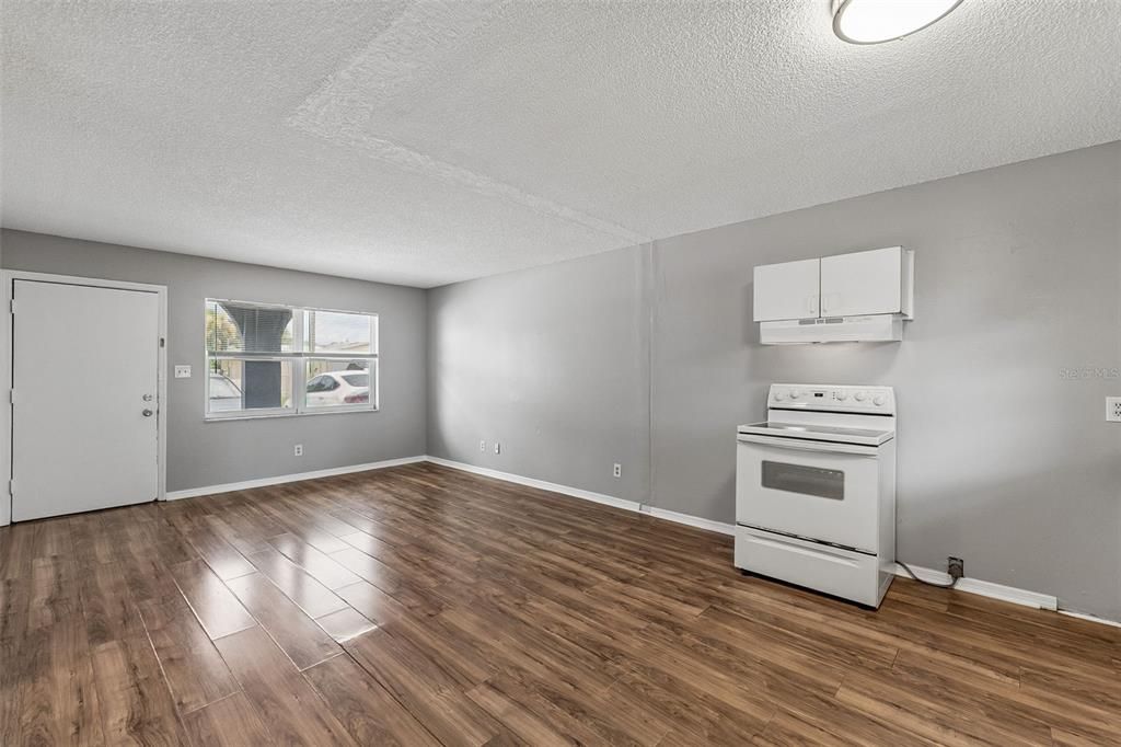 For Rent: $950 (2 beds, 1 baths, 650 Square Feet)