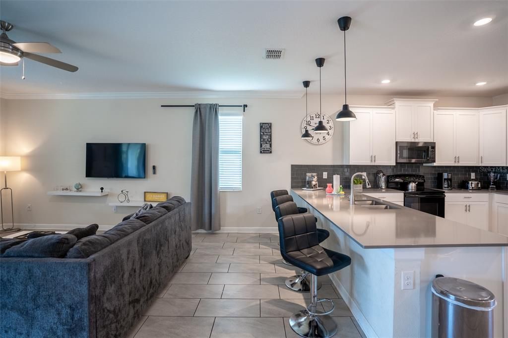 En Venta: $915,000 (8 camas, 5 baños, 4289 Pies cuadrados)