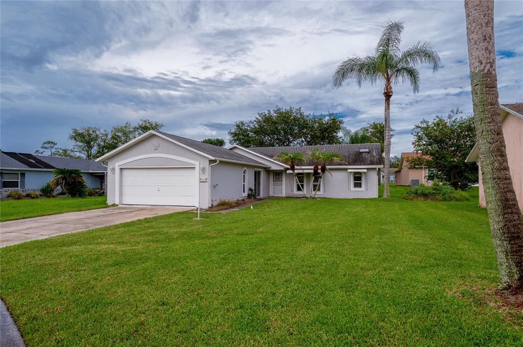 For Sale: $300,000 (3 beds, 2 baths, 1700 Square Feet)