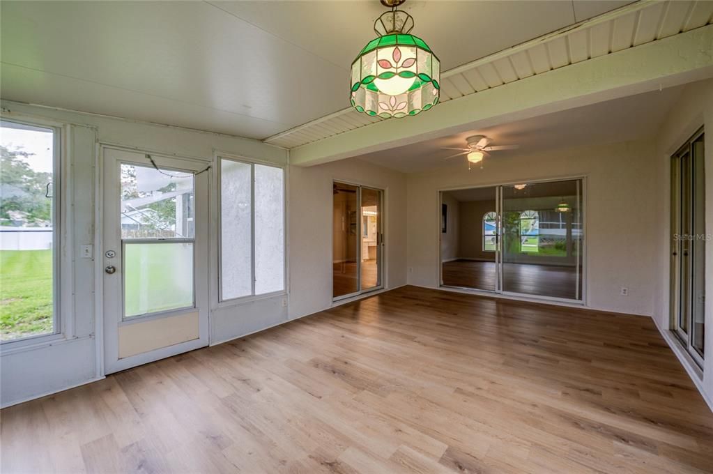For Sale: $300,000 (3 beds, 2 baths, 1700 Square Feet)