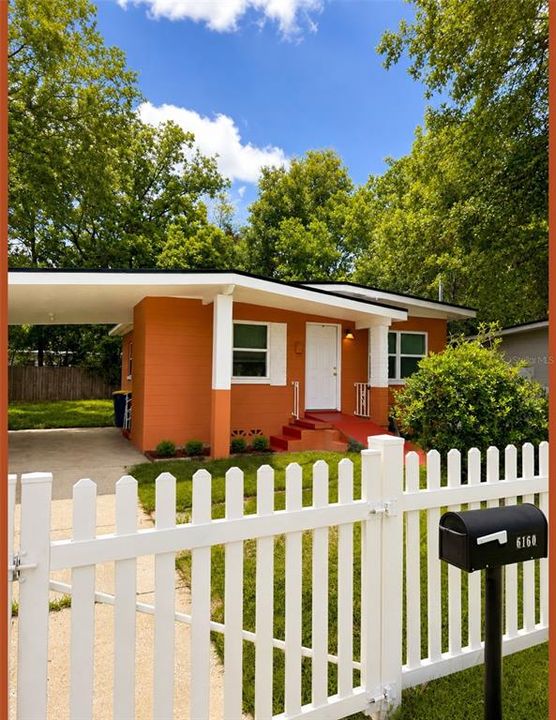 For Sale: $215,000 (3 beds, 1 baths, 876 Square Feet)