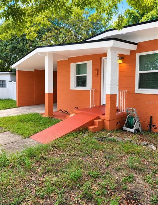 For Sale: $215,000 (3 beds, 1 baths, 876 Square Feet)