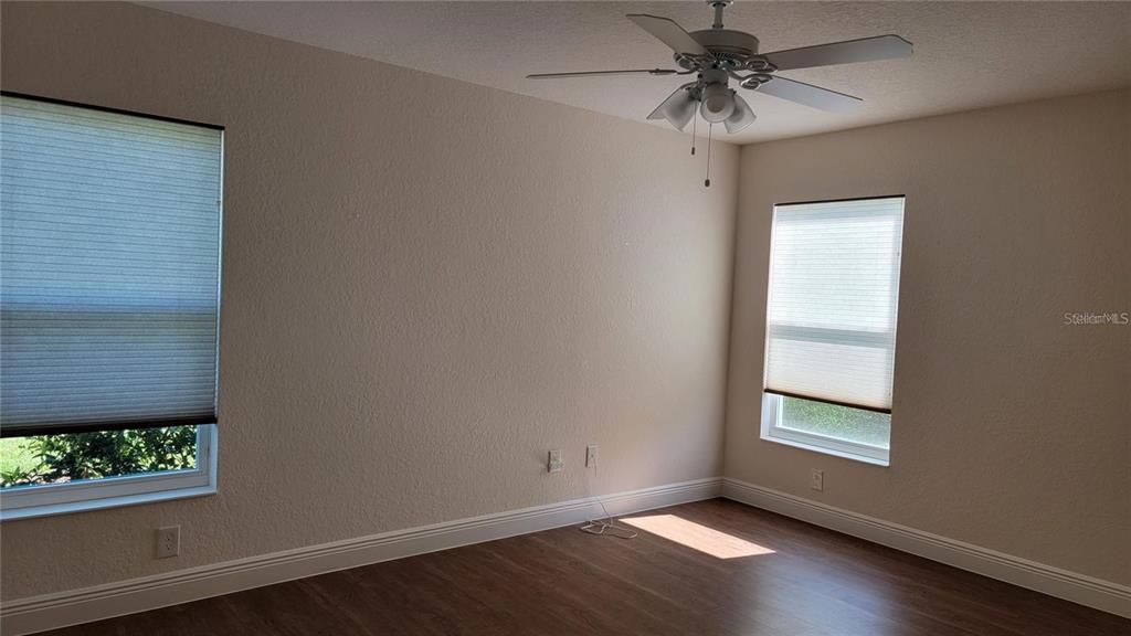 For Rent: $2,300 (3 beds, 2 baths, 1658 Square Feet)