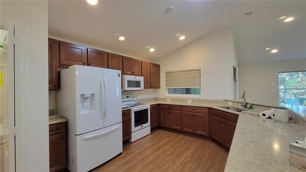 For Rent: $2,300 (3 beds, 2 baths, 1658 Square Feet)