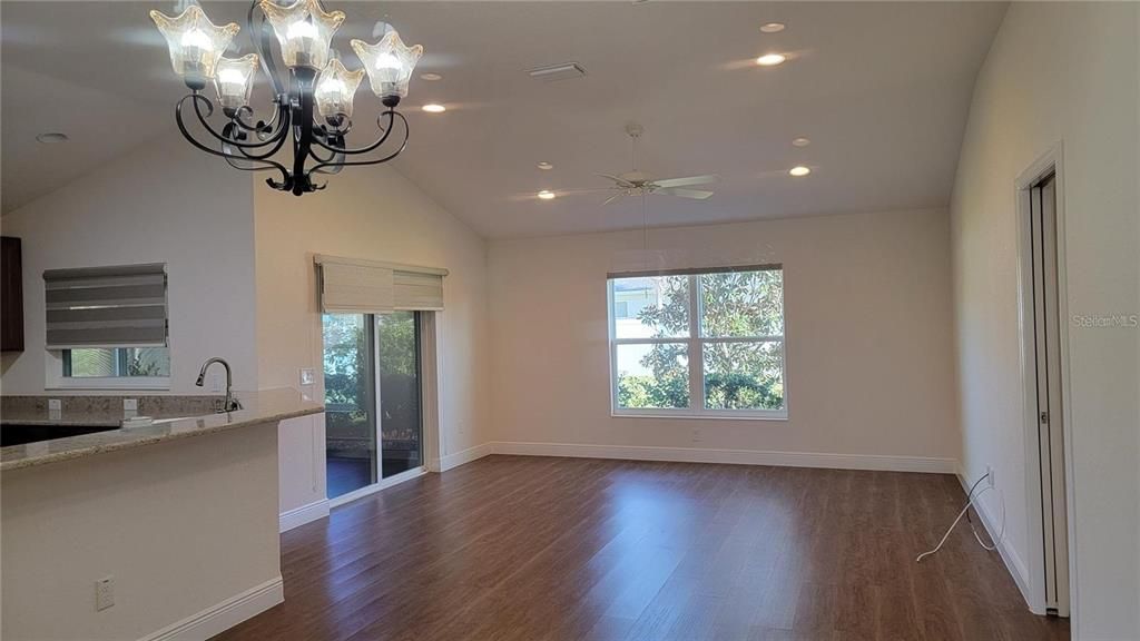 For Rent: $2,300 (3 beds, 2 baths, 1658 Square Feet)
