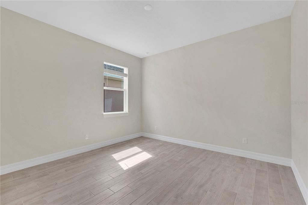 For Sale: $650,000 (5 beds, 4 baths, 3329 Square Feet)