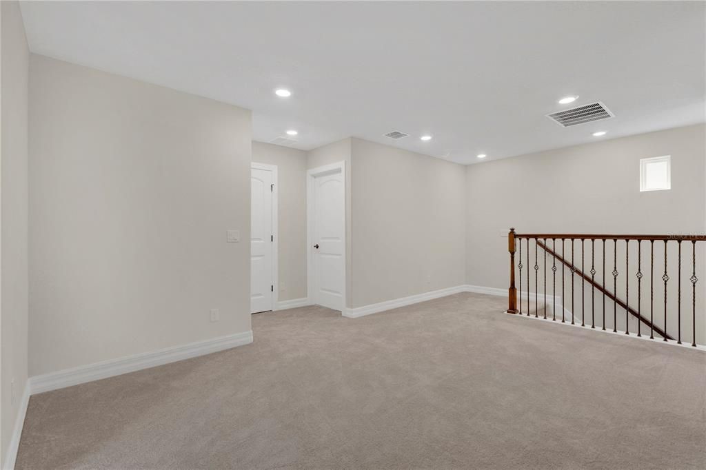 For Sale: $650,000 (5 beds, 4 baths, 3329 Square Feet)