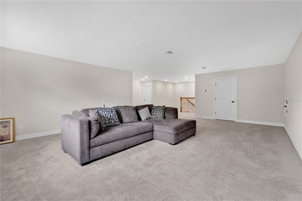 For Sale: $650,000 (5 beds, 4 baths, 3329 Square Feet)