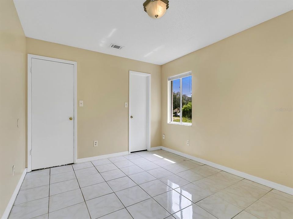 For Rent: $1,550 (2 beds, 1 baths, 818 Square Feet)