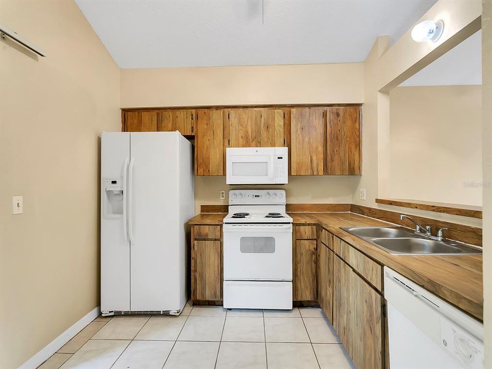 For Rent: $1,550 (2 beds, 1 baths, 818 Square Feet)
