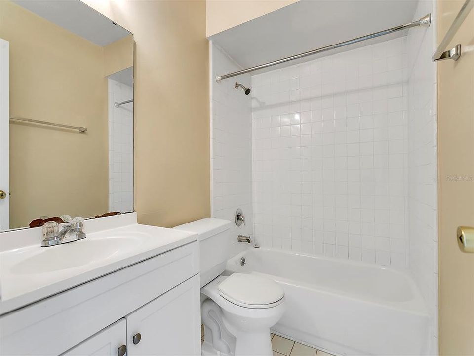 For Rent: $1,550 (2 beds, 1 baths, 818 Square Feet)