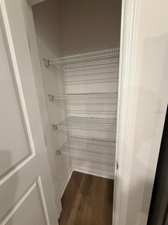 Activo con contrato: $2,150 (3 camas, 2 baños, 1269 Pies cuadrados)