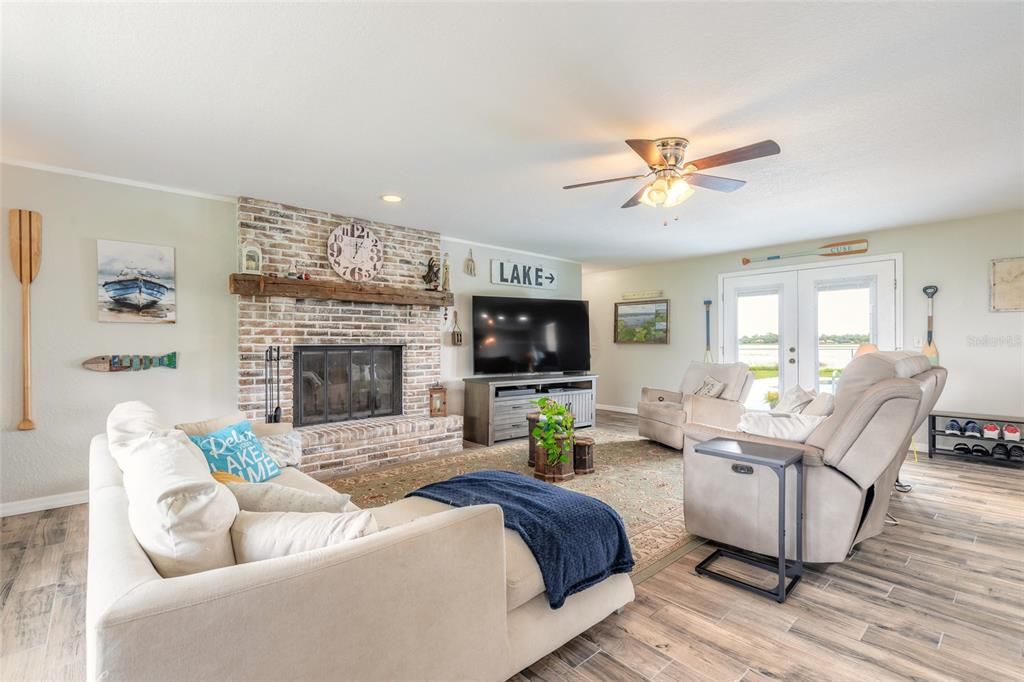 For Sale: $649,000 (4 beds, 3 baths, 2912 Square Feet)