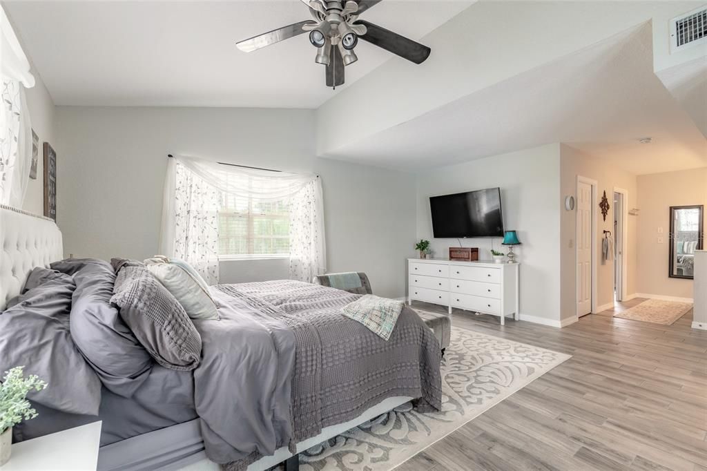 For Sale: $649,000 (4 beds, 3 baths, 2912 Square Feet)