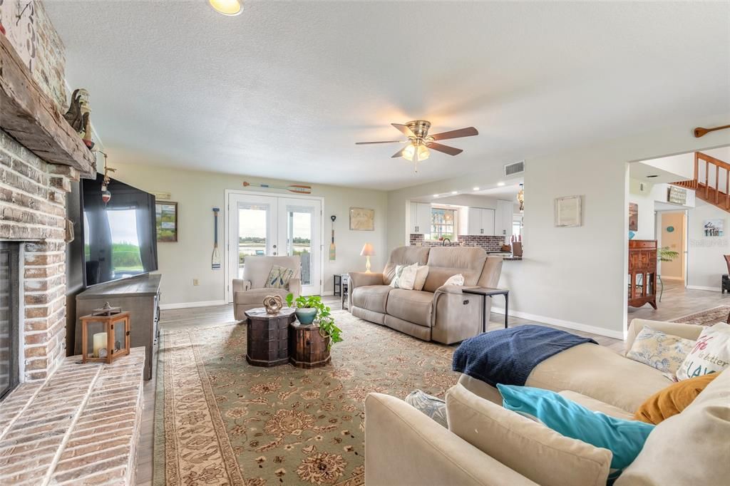 For Sale: $649,000 (4 beds, 3 baths, 2912 Square Feet)