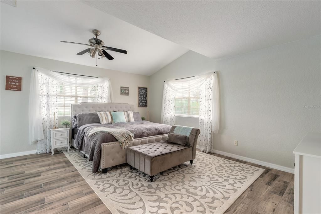 For Sale: $649,000 (4 beds, 3 baths, 2912 Square Feet)