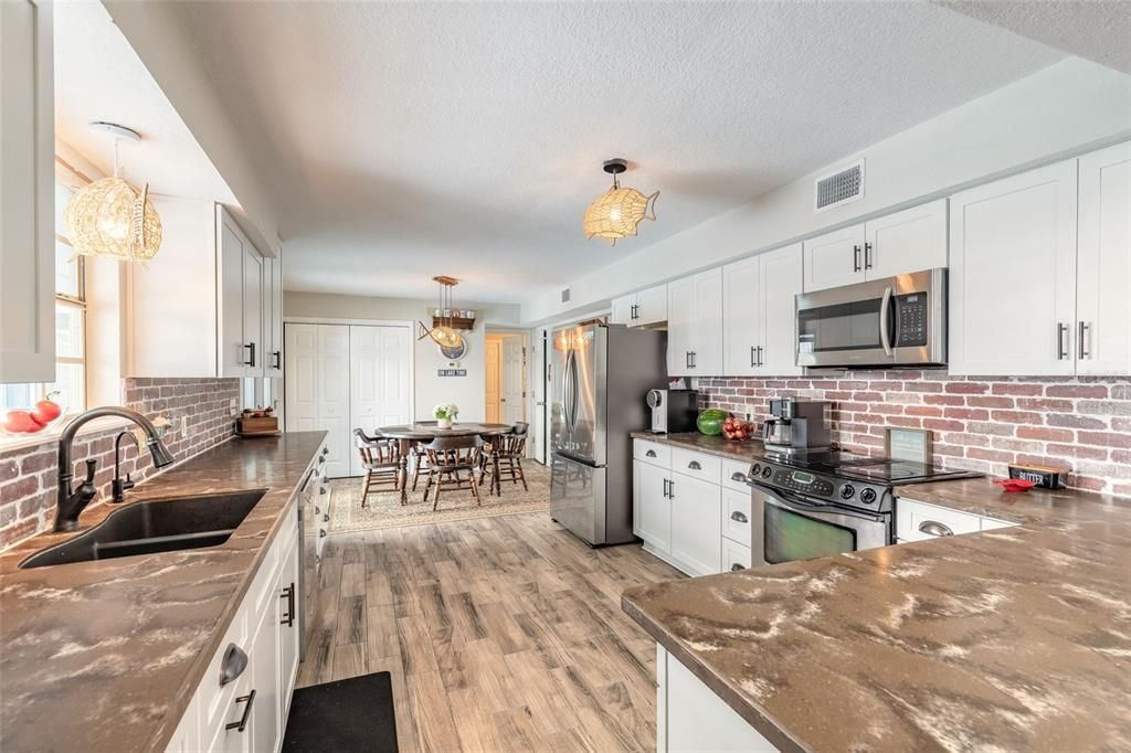 For Sale: $649,000 (4 beds, 3 baths, 2912 Square Feet)