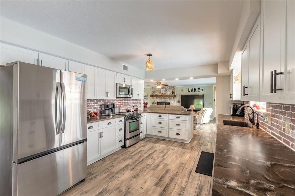 For Sale: $649,000 (4 beds, 3 baths, 2912 Square Feet)