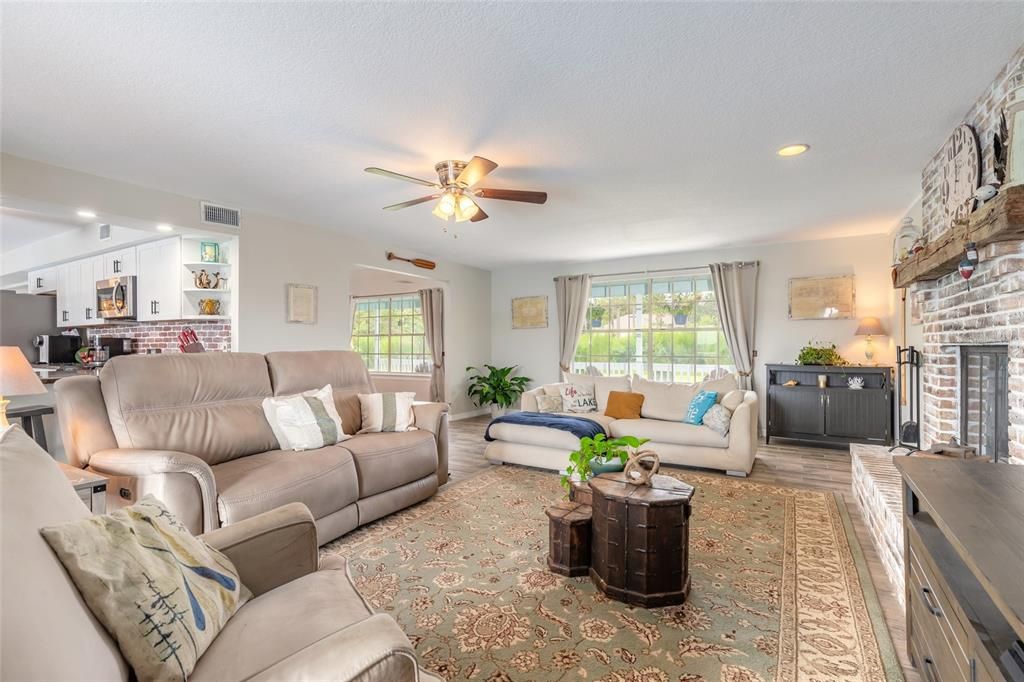 For Sale: $649,000 (4 beds, 3 baths, 2912 Square Feet)