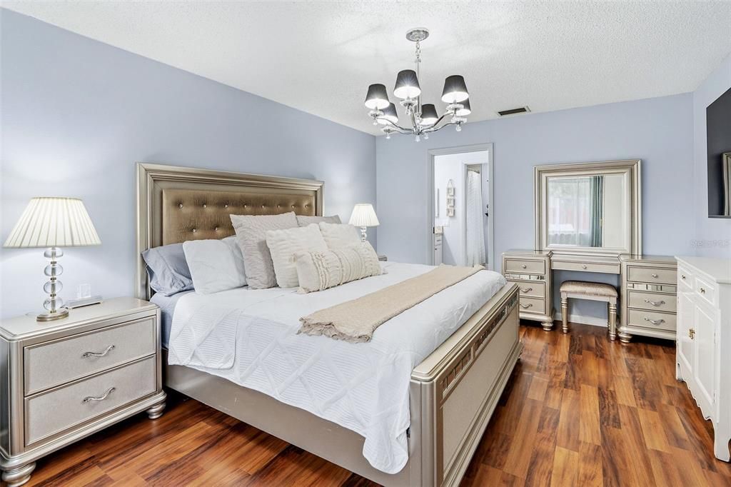For Sale: $475,000 (3 beds, 2 baths, 1545 Square Feet)