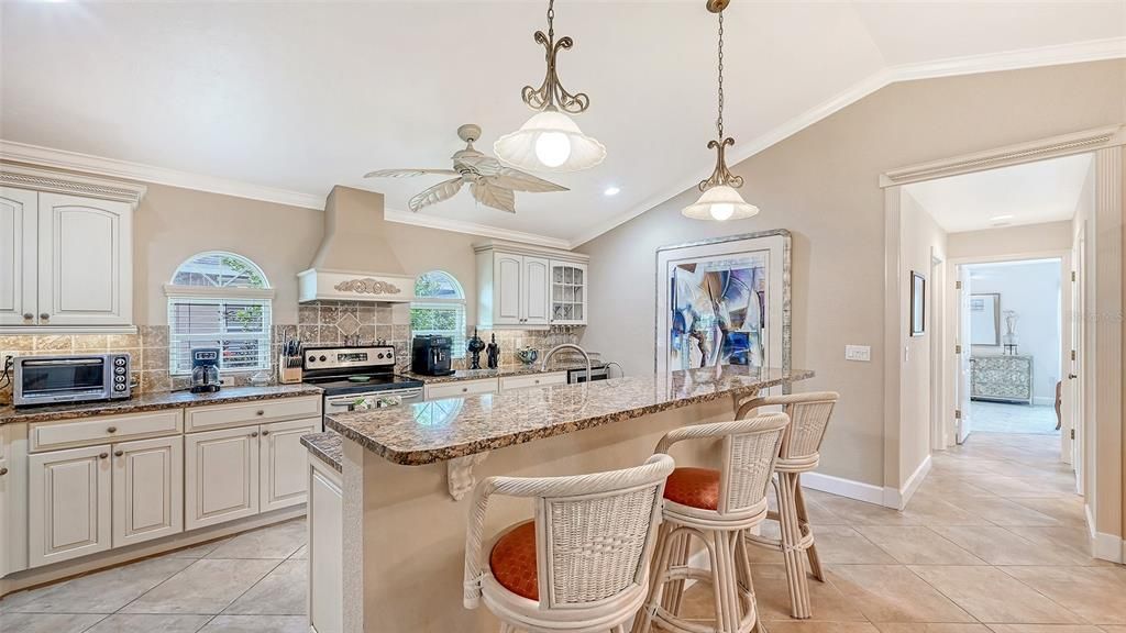: $529,000 (3 camas, 3 baños, 2334 Pies cuadrados)