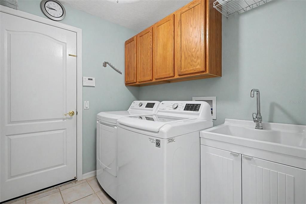 For Sale: $375,000 (3 beds, 2 baths, 2032 Square Feet)