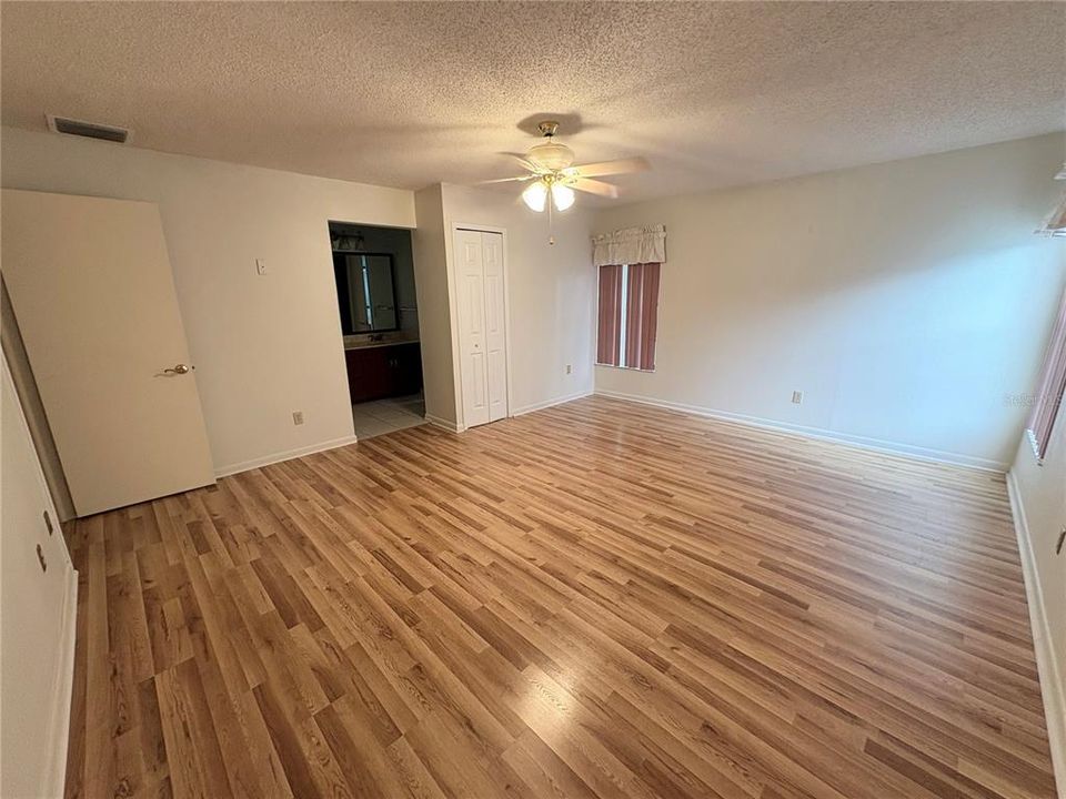 For Sale: $345,000 (3 beds, 2 baths, 1721 Square Feet)