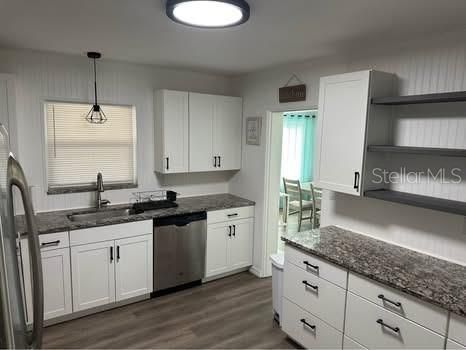 For Sale: $499,900 (5 beds, 2 baths, 1588 Square Feet)