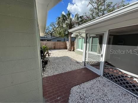 For Sale: $499,900 (5 beds, 2 baths, 1588 Square Feet)