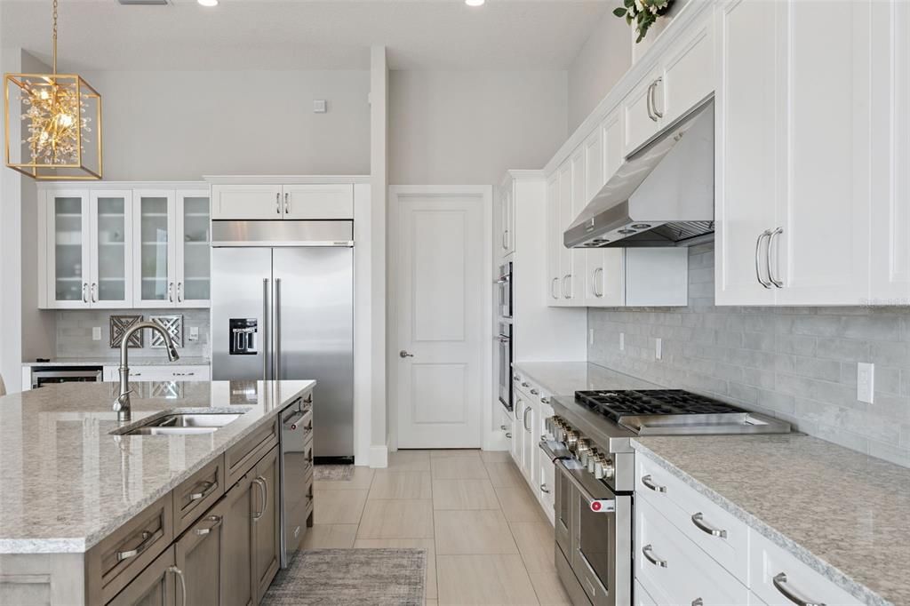 En Venta: $3,995,000 (5 camas, 6 baños, 5783 Pies cuadrados)