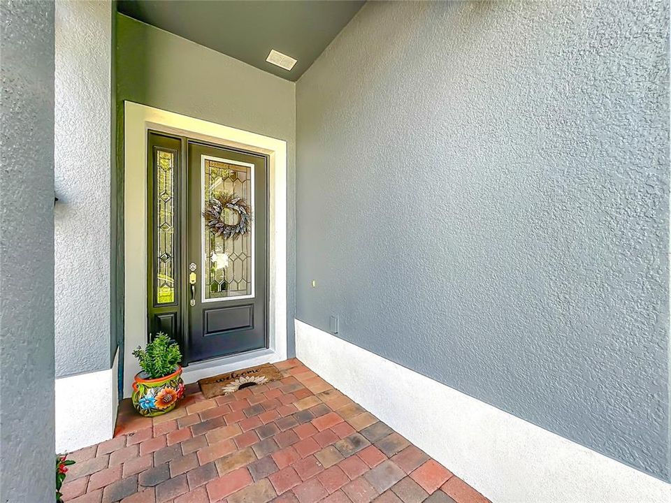 For Sale: $547,900 (3 beds, 3 baths, 2317 Square Feet)