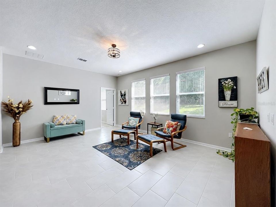 For Sale: $547,900 (3 beds, 3 baths, 2317 Square Feet)