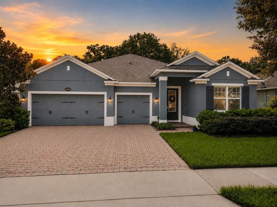 For Sale: $547,900 (3 beds, 3 baths, 2317 Square Feet)