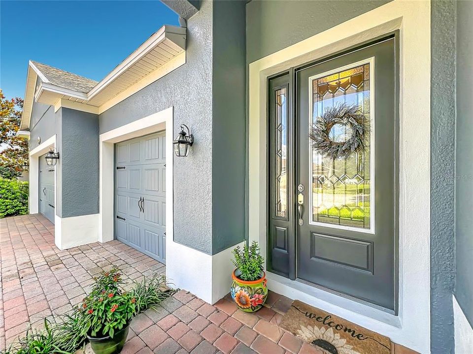 For Sale: $547,900 (3 beds, 3 baths, 2317 Square Feet)