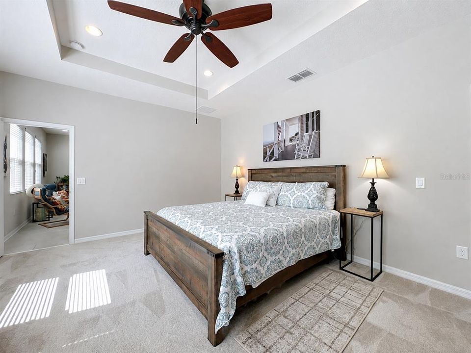 For Sale: $547,900 (3 beds, 3 baths, 2317 Square Feet)