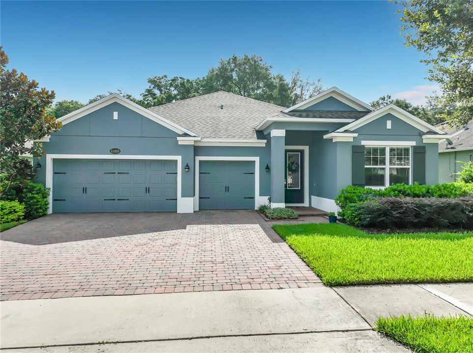 For Sale: $547,900 (3 beds, 3 baths, 2317 Square Feet)