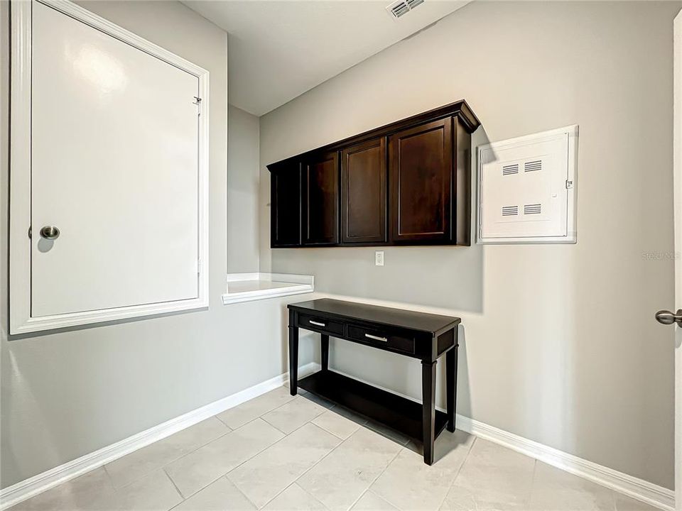 For Sale: $547,900 (3 beds, 3 baths, 2317 Square Feet)