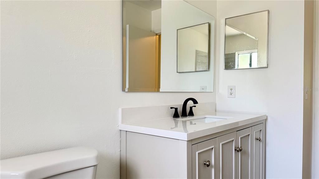 For Rent: $1,495 (2 beds, 1 baths, 996 Square Feet)