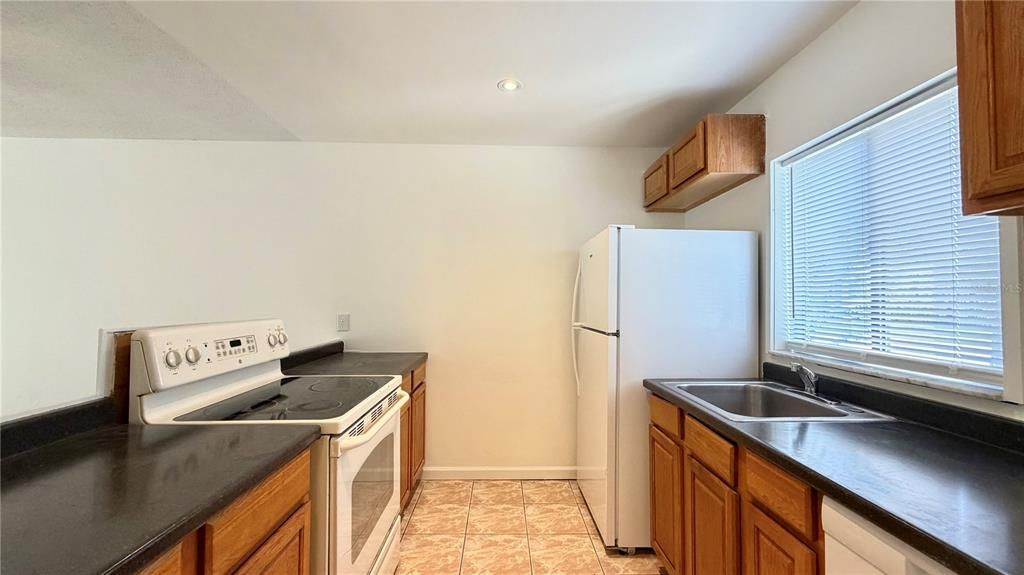 For Rent: $1,495 (2 beds, 1 baths, 996 Square Feet)