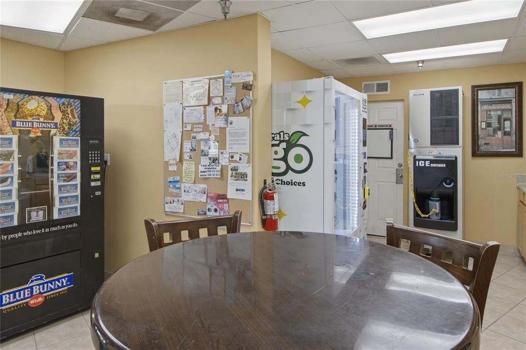 For Sale: $205,000 (1 beds, 1 baths, 309 Square Feet)