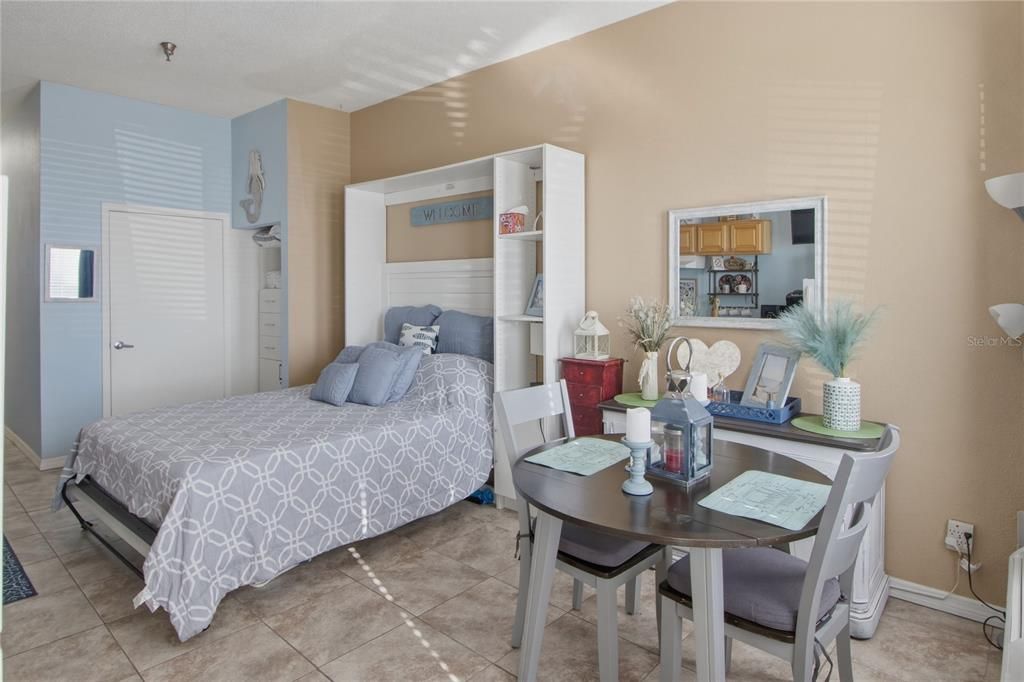 For Sale: $205,000 (1 beds, 1 baths, 309 Square Feet)