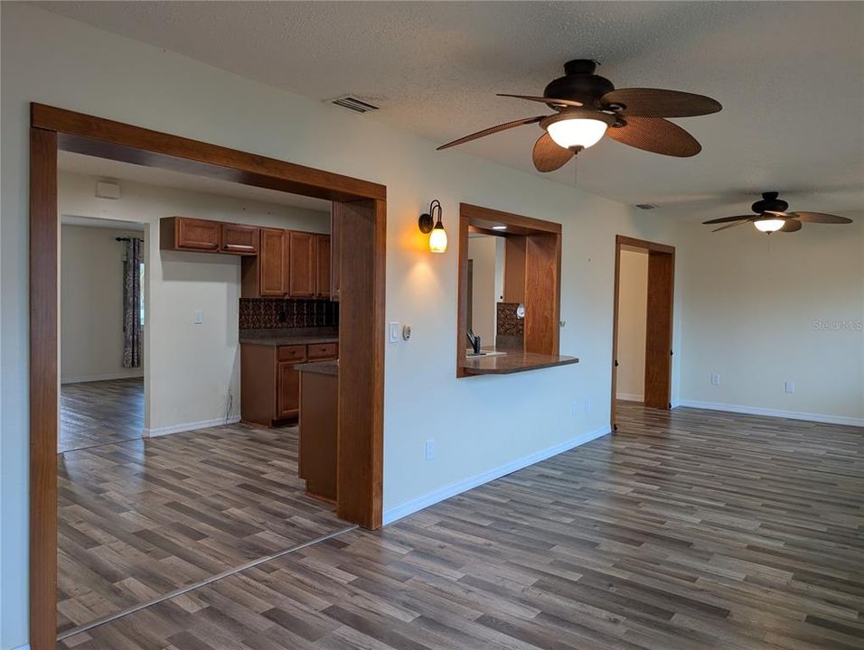 For Sale: $280,000 (2 beds, 2 baths, 1576 Square Feet)